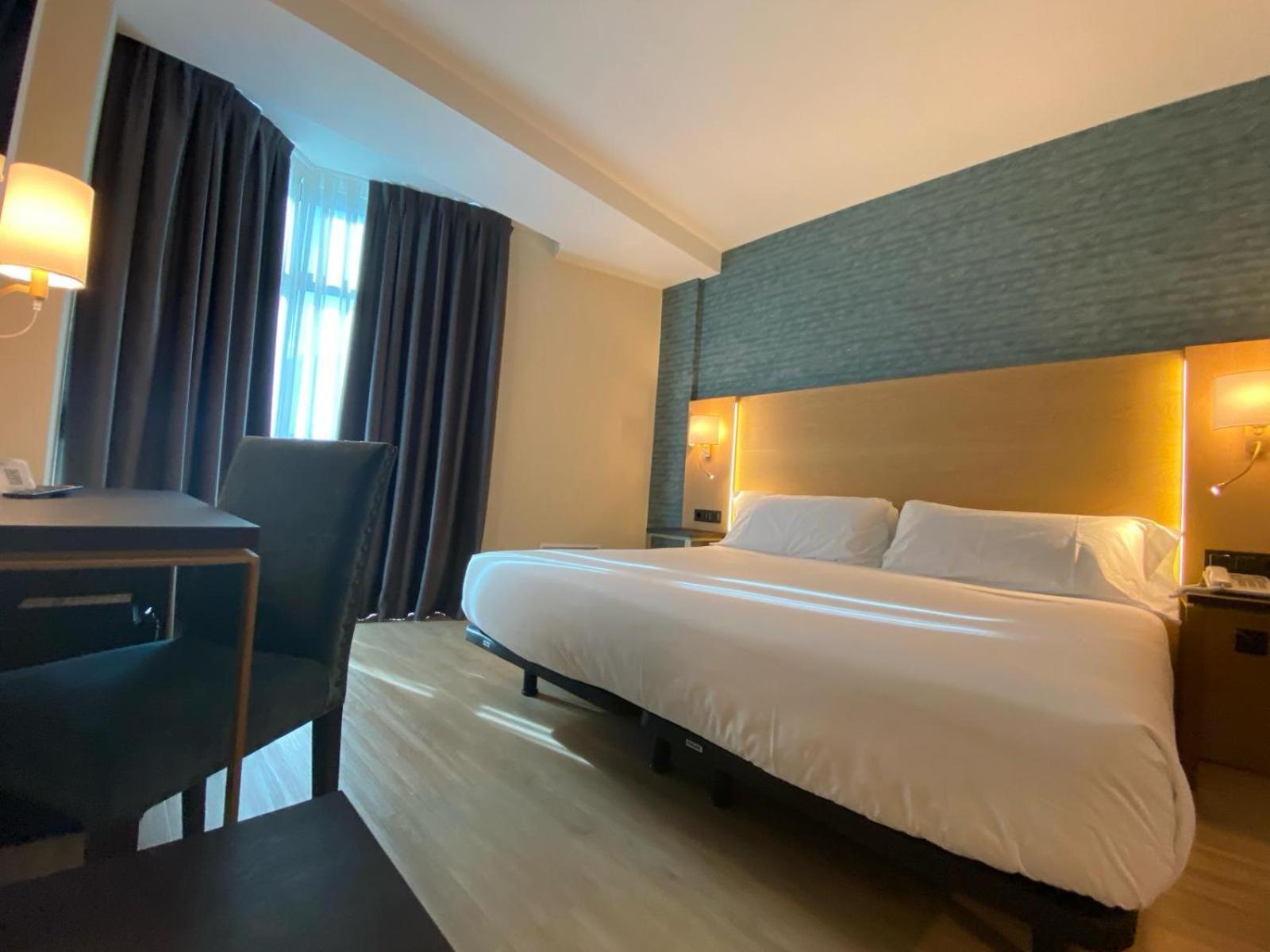 Zentral Rey Pelayo Hotel