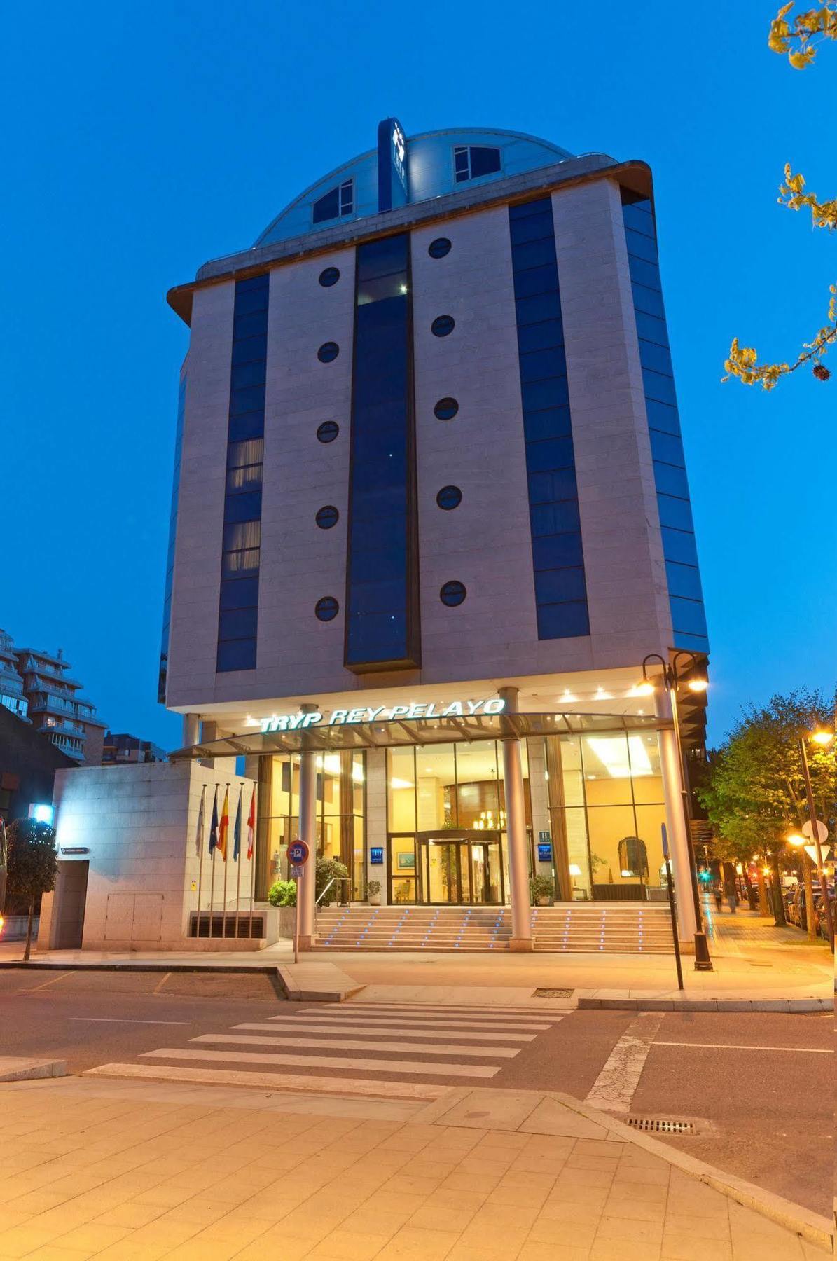 Zentral Rey Pelayo 4* Gijón